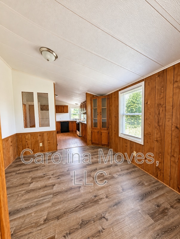 Photo - 220 Farrs Rd