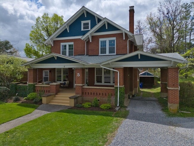 Photo - Spacious Living in a Prime Christiansburg Location