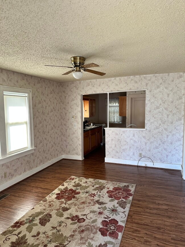 Photo - 1842 W McCormick Ave