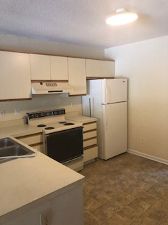 522 S.Kerr #81