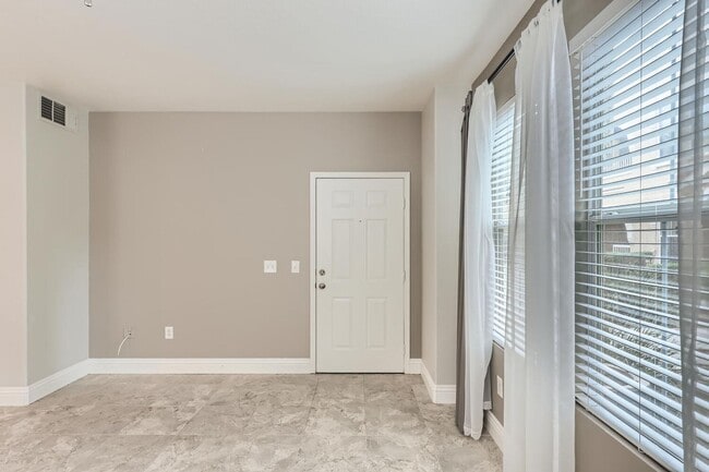 Photo - HIGHLY DESIRABLE UPGRADED ONE BEDROOM COND...