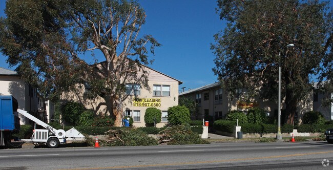 Building Photo - Woodman Apartments