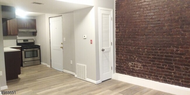 Photo - 293 Hawthorne Ave Apartment Unit GE