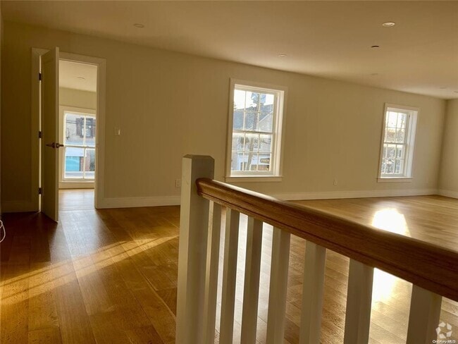 Building Photo - 108 South St Unit A Rental