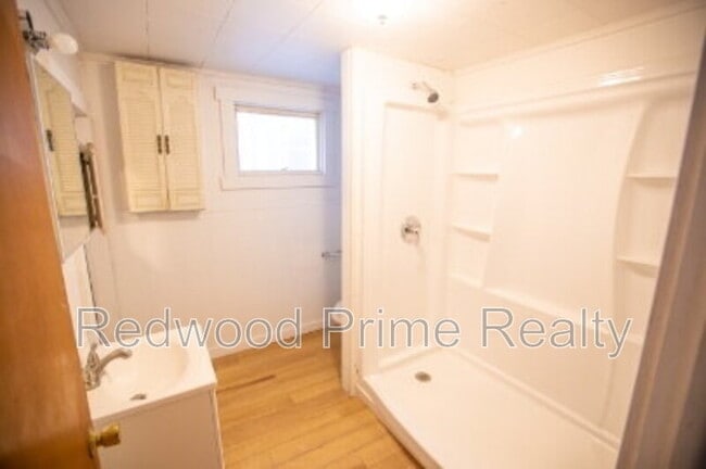 605 Coleman Ave