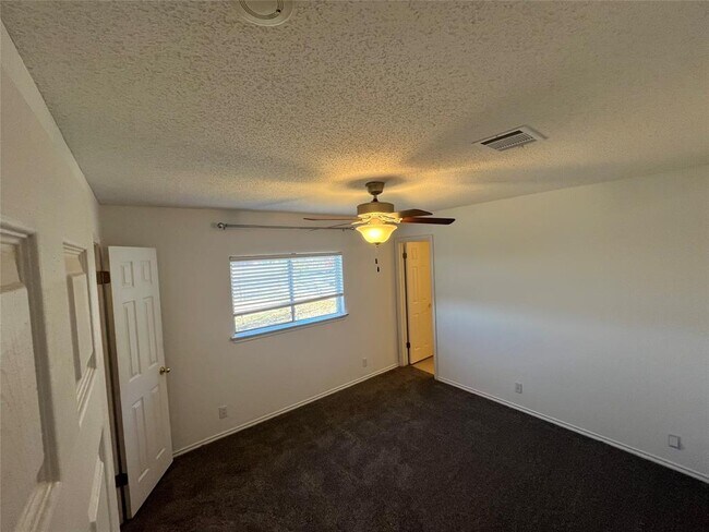 Photo - 2932 Donnell Dr