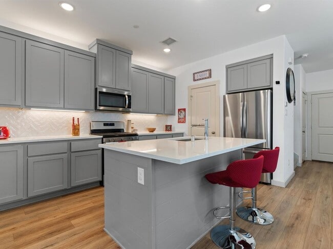 Photo - 607 Arapaho Dr