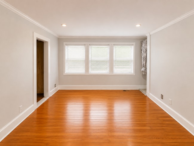 224 Holly Hill Rd