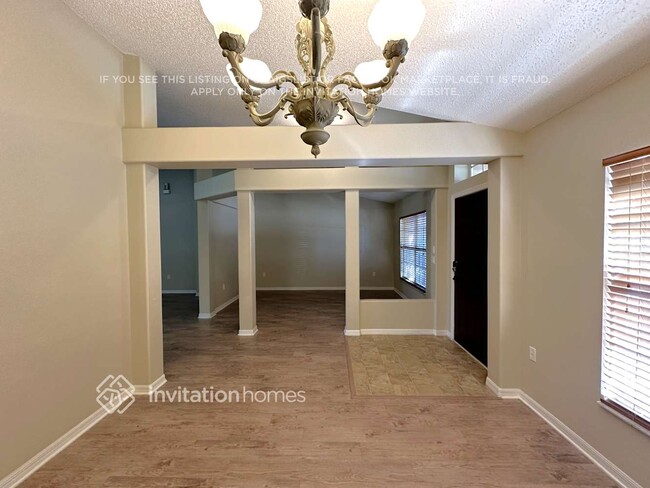 Photo - 1403 Bent Oaks Blvd House
