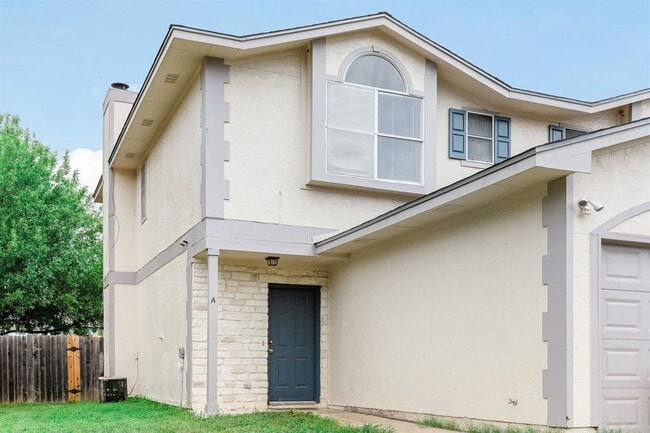 Building Photo - 2808 Kestrel Dr