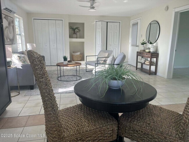 Photo - 2027 Wallace Ave