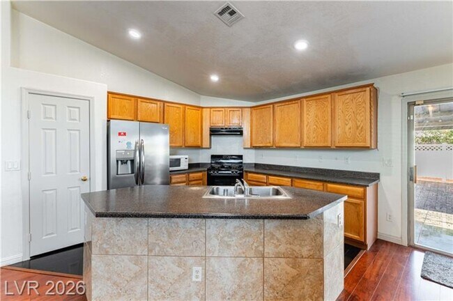 Photo - Santa Rosa Single Story on Culdesac