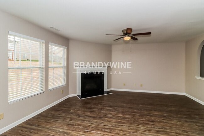 Photo - 1715 Larne Cir