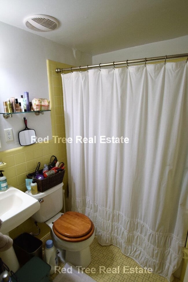 Photo - 1748 Beacon St Unit 1