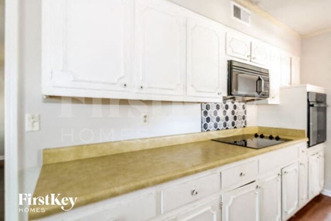 Photo - 4560 Parkwood Rd