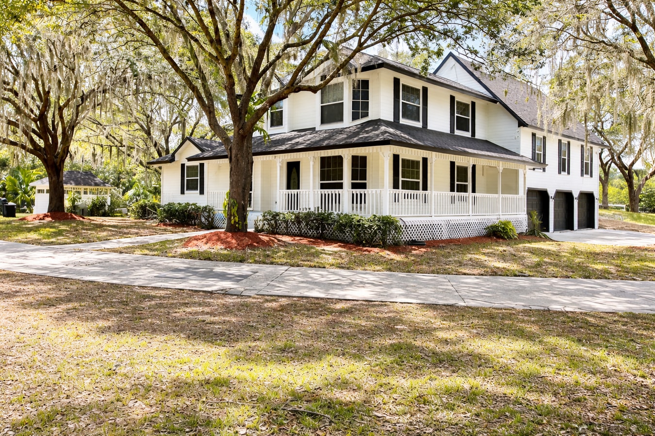 Private Sarasota Estate with Pool and In-Law Suite – 3,000 SF of Flexible Living - Private Sarasota Estate with Pool and In-Law Suite – 3,000 SF of Flexible Living