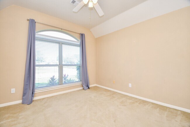 Photo - 1816 Oak Lodge Dr