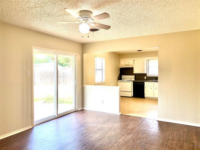 Photo - 5317 Fairmont St