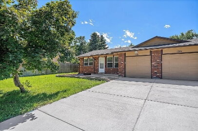 **FIRST MONTH FREE**!!

Immacutate, FULLY FURNISHED 2-Bed - 1 Bath Duplex with Garage & Fenced Ya...