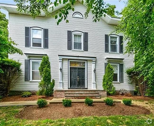 Building Photo - 246 Essex St Unit 246 Essex St. #2 Rental