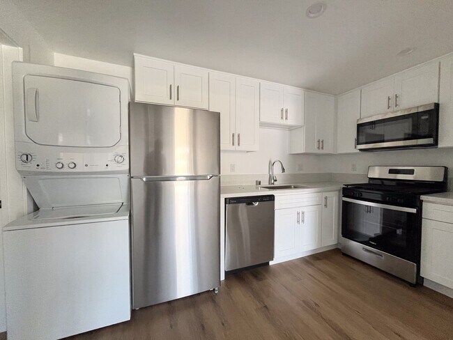 116 N Helberta Ave