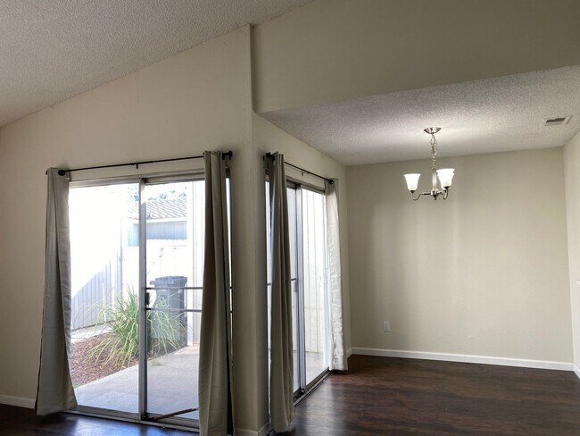 Photo - MJRA5516-20 Unit 5518