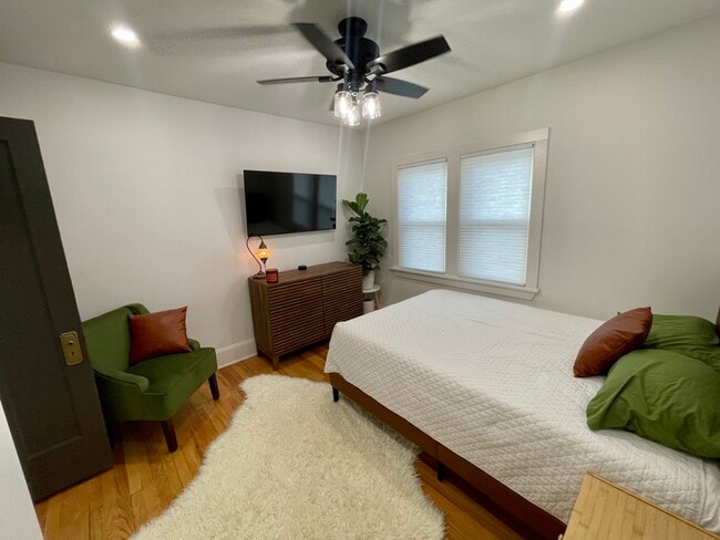 Photo - 3888 W 157th St Unit Lower Apartment