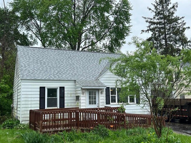 Photo - 317 Leonard St