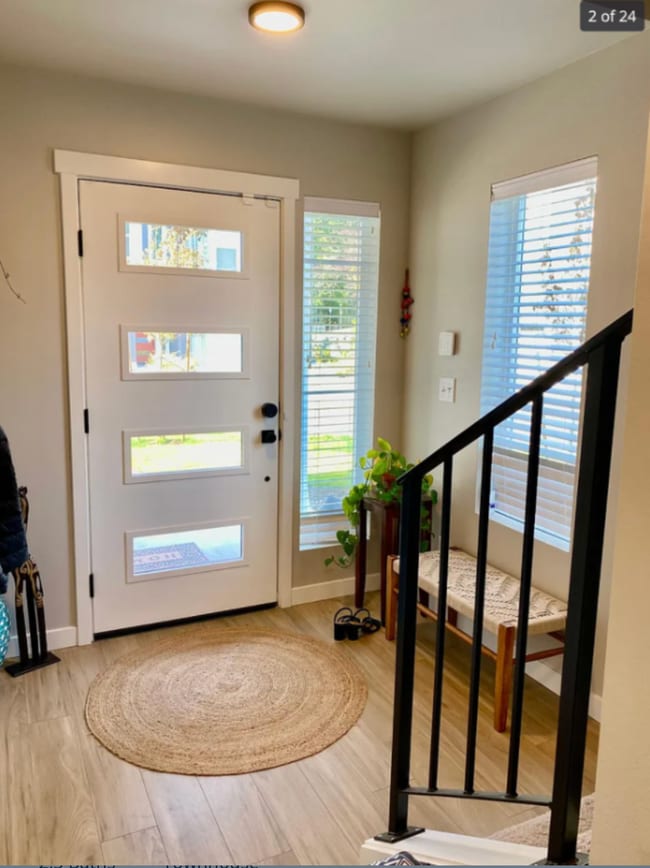 Photo - Lynnwood Townhome Unit Bedroom 1