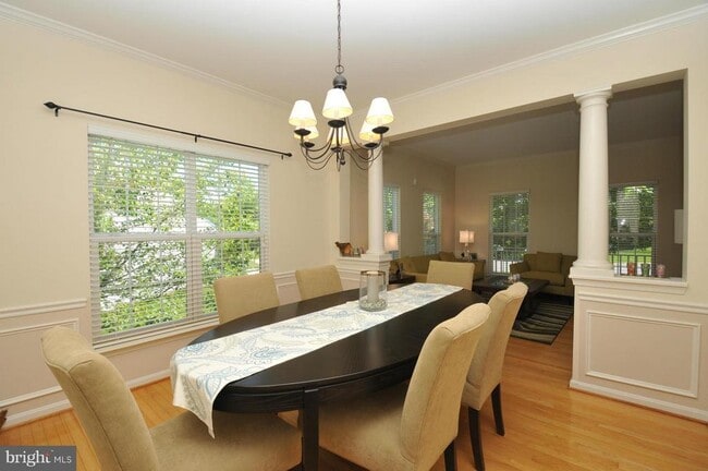 Photo - 43156 Malloch Pl
