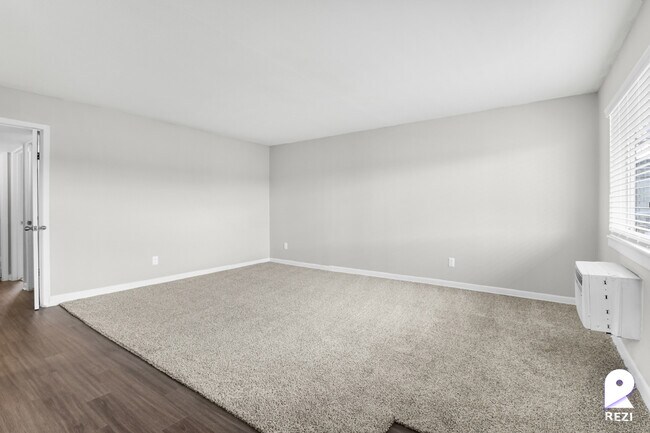 Photo - 5135 North Fwy Unit 68