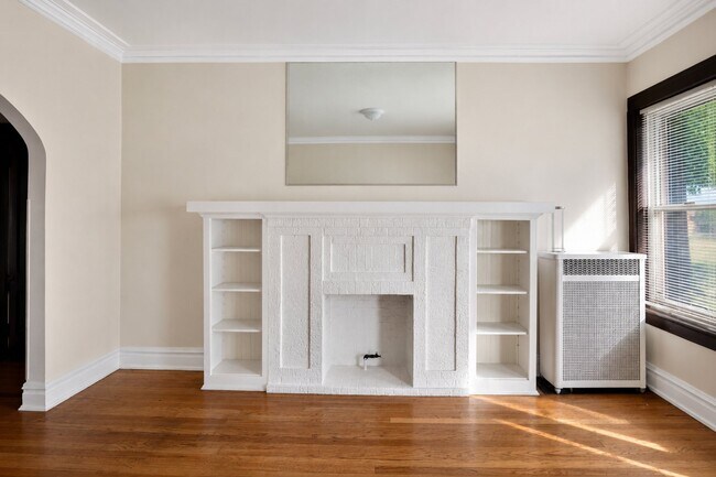 Photo - 1528 E 74th Pl Unit 1E