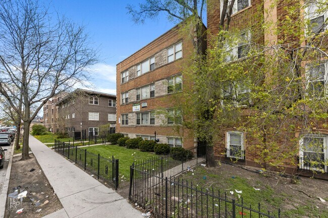 Photo - 729 N Central Chicago, IL 60644