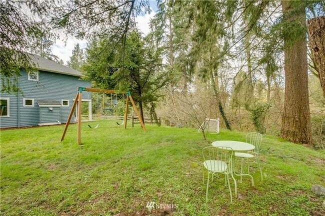 Photo - Beautiful 5 Bedroom 4 Bathroom Home in Lake Forest Park!