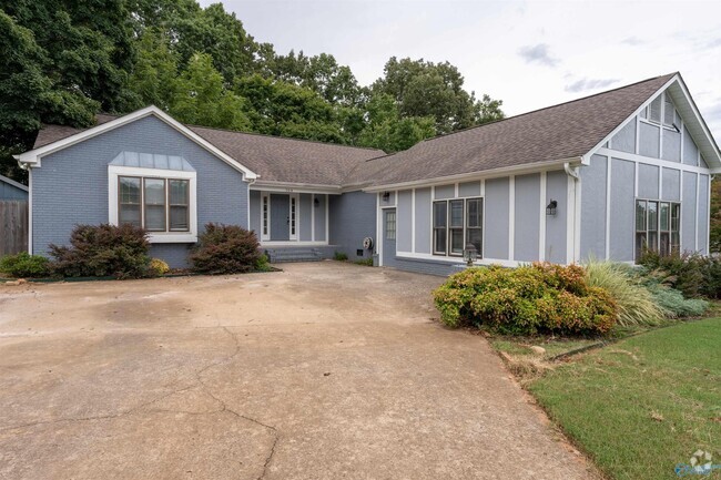 Building Photo - 109 Chickasaw Trail Rental
