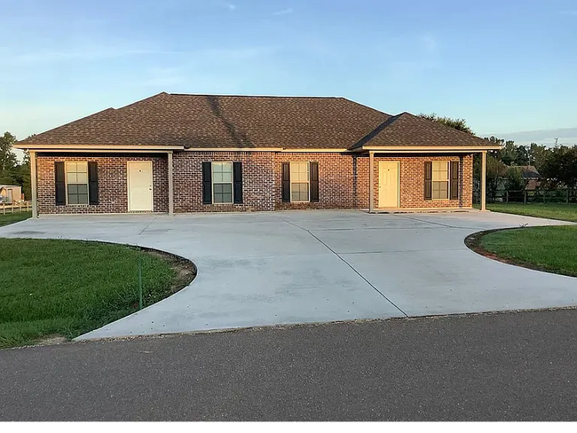 Building Photo - 51487 Averett Rd