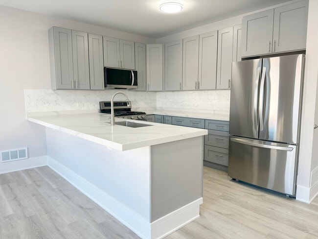 Photo - 1718 W Lake St Unit 201