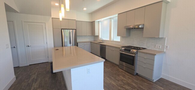 Photo - Luxury New Build with 2 En-Suites | Quartz Kitchen | Prime Fremont Location
