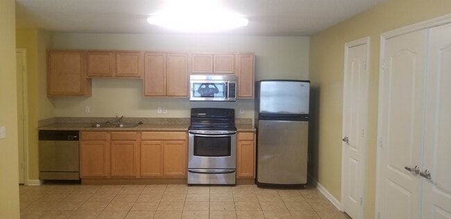 Building Photo - 3000 S Adams St Unit 226 Rental