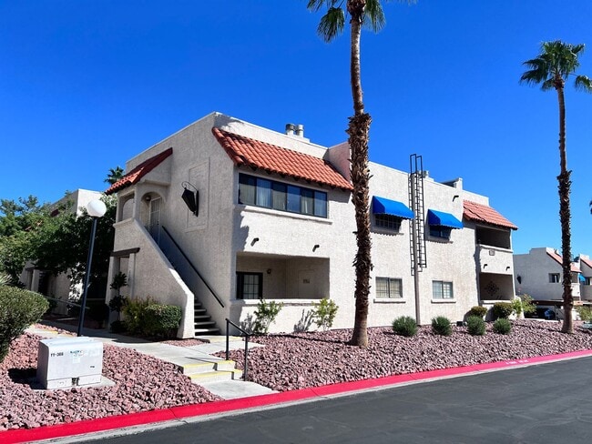 Building Photo - 101 Luna Way