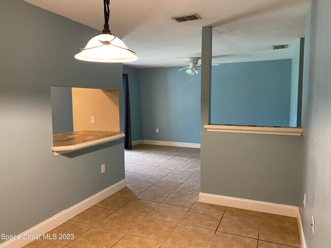 Photo - 210 Spring Dr Unit 7