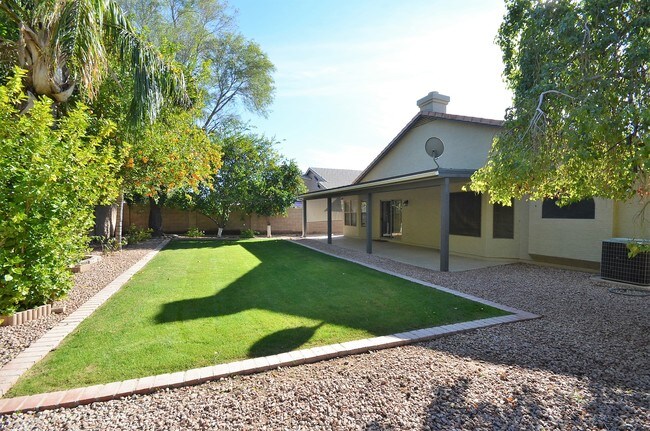 Photo - 1108 E Betsy Ln