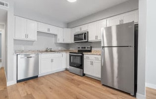 42nd St Apartments
