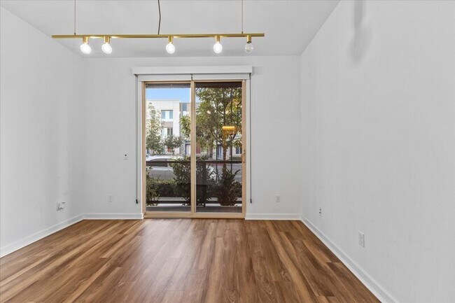 Photo - 147 Placemark