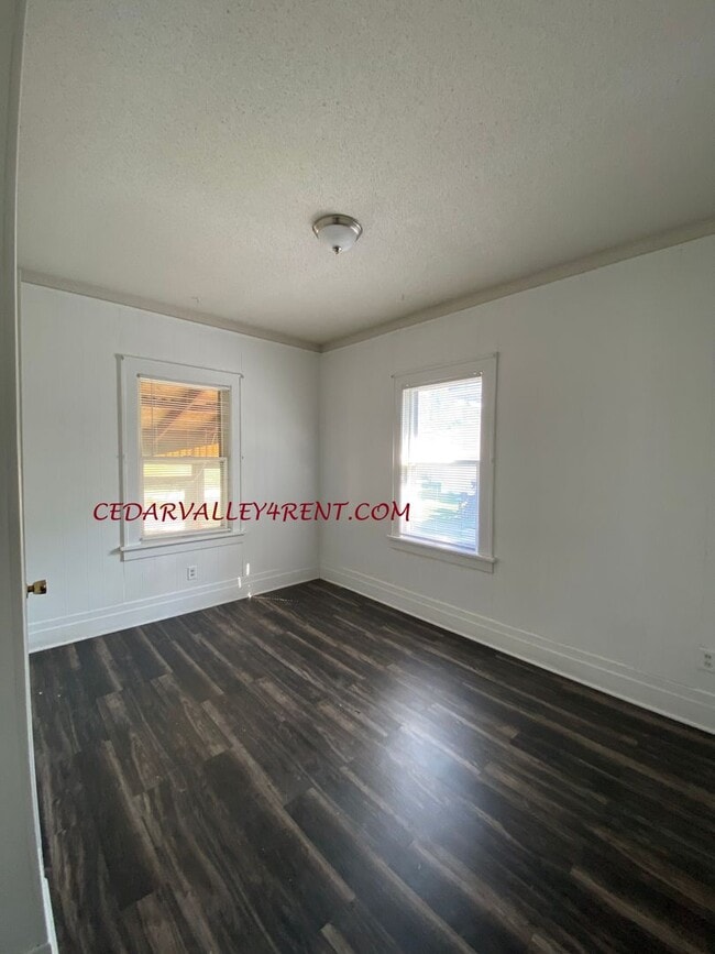 Photo - 905 Baltimore St