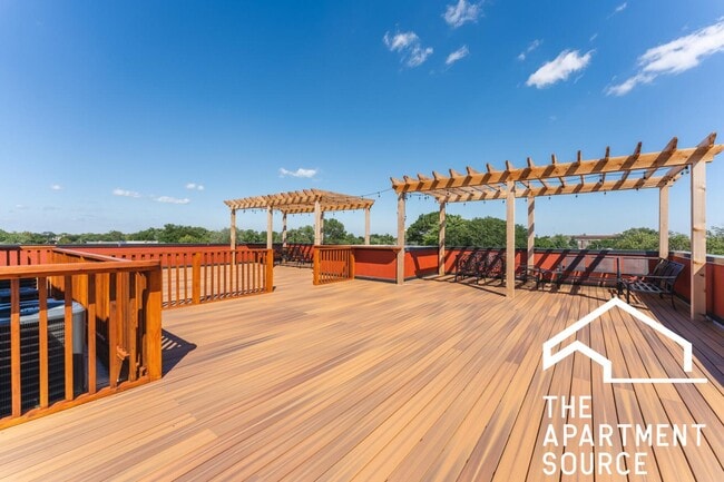 Photo - 3329 N Avers Ave