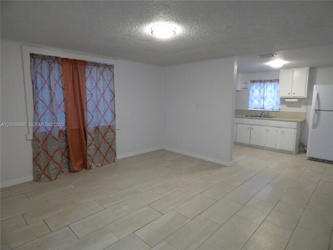 Photo - 1135 E Voorhis Ave