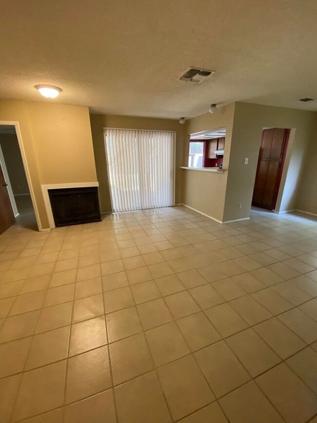 Photo - 1800 West Ln