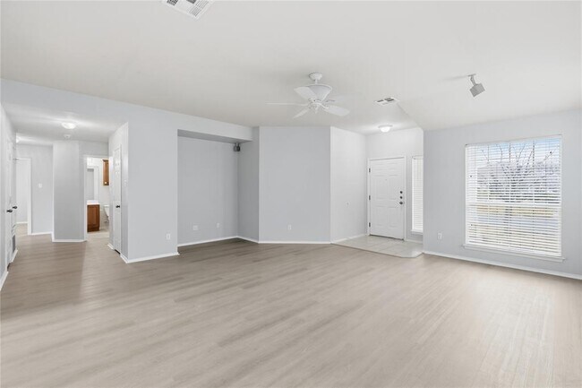 Photo - 2308 Pearson Way