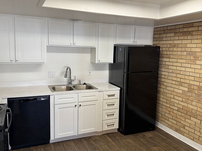 Photo - Applewood Crest Townhomes & Apartments